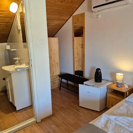 Bed & Breakfast Abszolut Panzio Keszthely