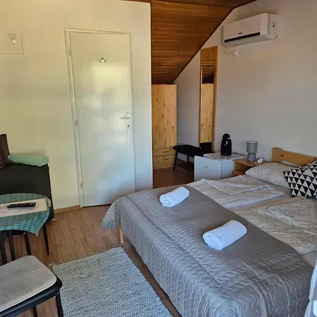 Bed & Breakfast Abszolut Panzio