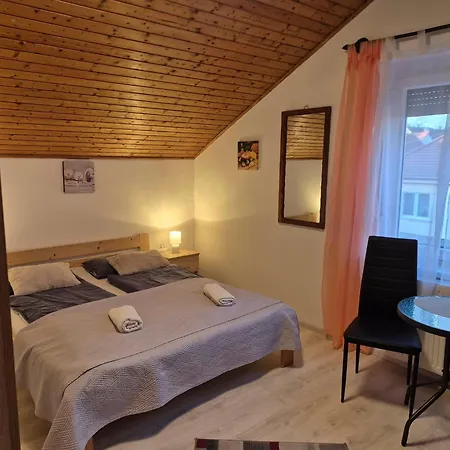 Abszolut Panzio Bed & Breakfast
