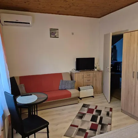 Abszolut Panzio Bed & Breakfast 3*